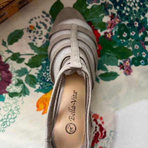 Bella Vita Heeled Strappy Sandals 8 1/2 NWOT - Picture 4 of 10